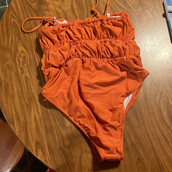 3/$20 🦋 NWOT One Piece Bathing Suit with Front Cut Outs | Size: XL - Picture 4 of 4